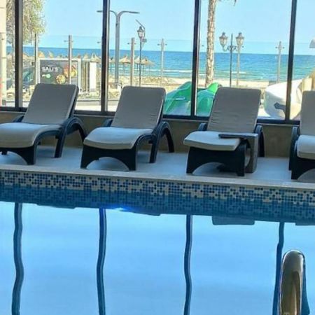 Alezzi Beach Vibe Family Studio With Spa Piscina Interioara Incalzita Sauna Jacuzzi Gym Năvodari Exterior foto